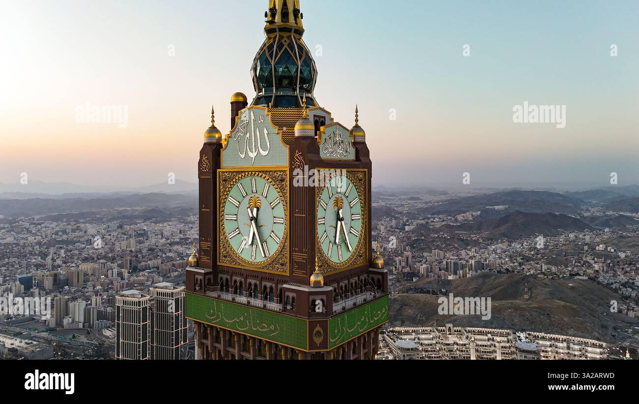 Vue aérienne Mecque skyline , Makkah ville Arabie Saoudite - Makkah Clock Tower et hôtels - Masjid Al Haram drone photo Banque D'Images