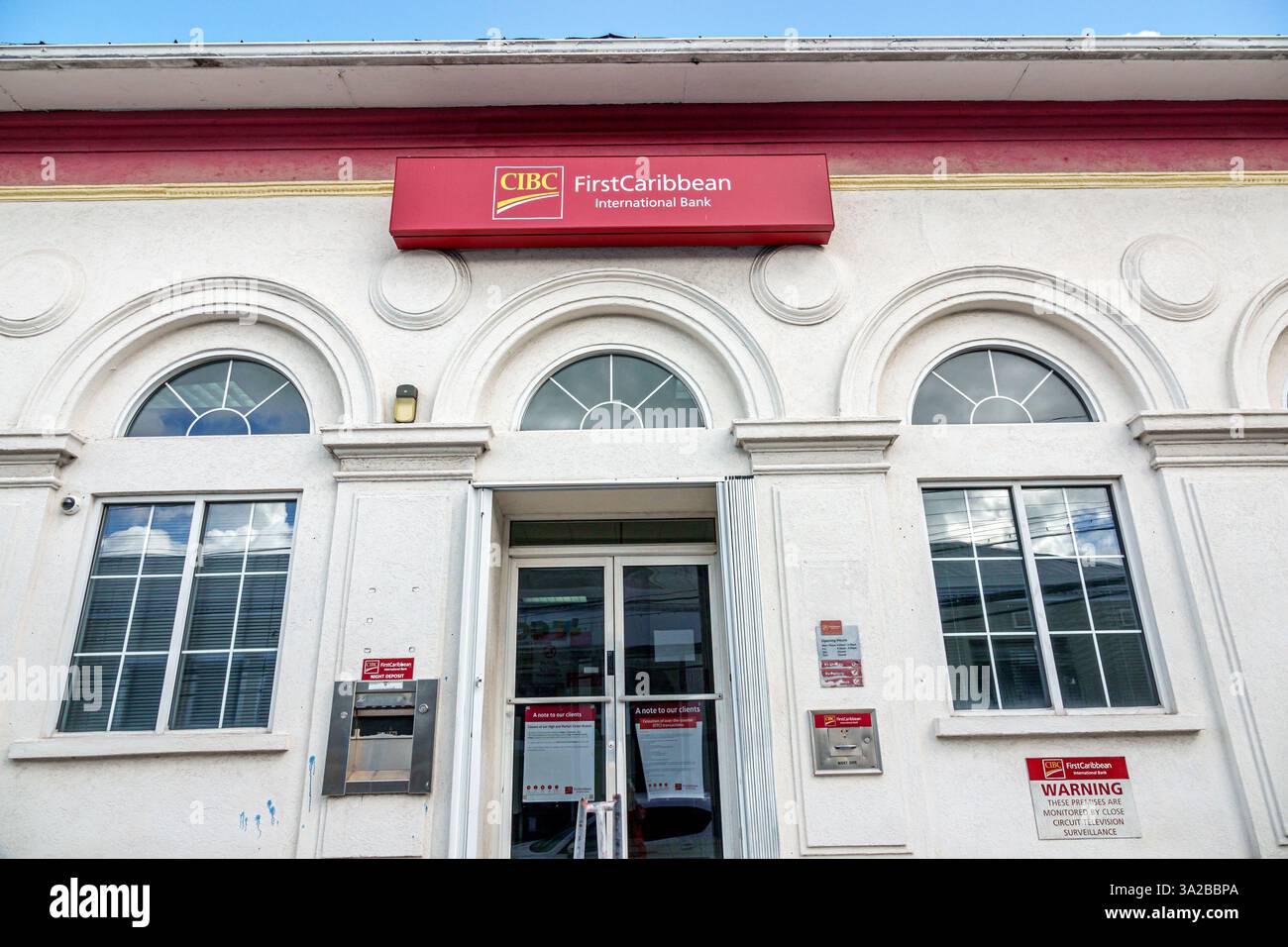 St John's Antigua-et-Barbuda, près de High Street, CIBC FirstCaribbean International Bank, institution financière, services bancaires, retrait de dépôt au guichet automatique, se Banque D'Images