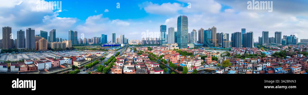 Vue aérienne de la zone de haute technologie financière du lac Qiandeng, ville de Foshan, province du Guangdong, Chine Banque D'Images