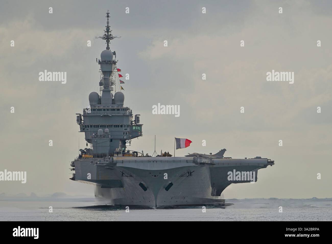 Navire amiral FS Charles de Gaulle du groupe français Strike Banque D'Images