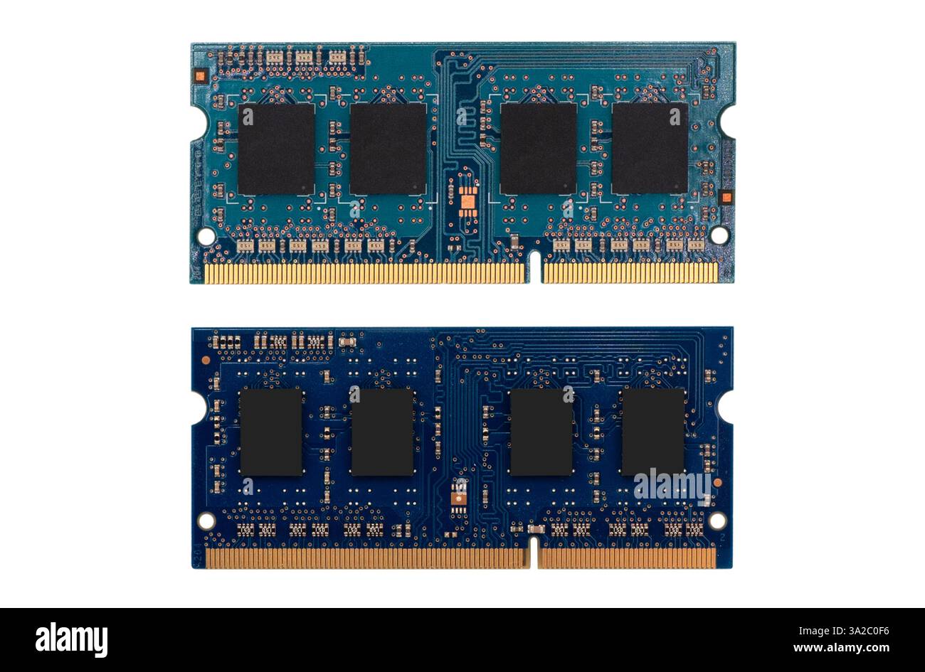 Mémoire RAM. Gros plan sur la puce. Capture de macro RAM. Circuit informatique isolé sur fond blanc. Mémoire opérationnelle pour ordinateur portable ou portable isolé. Banque D'Images