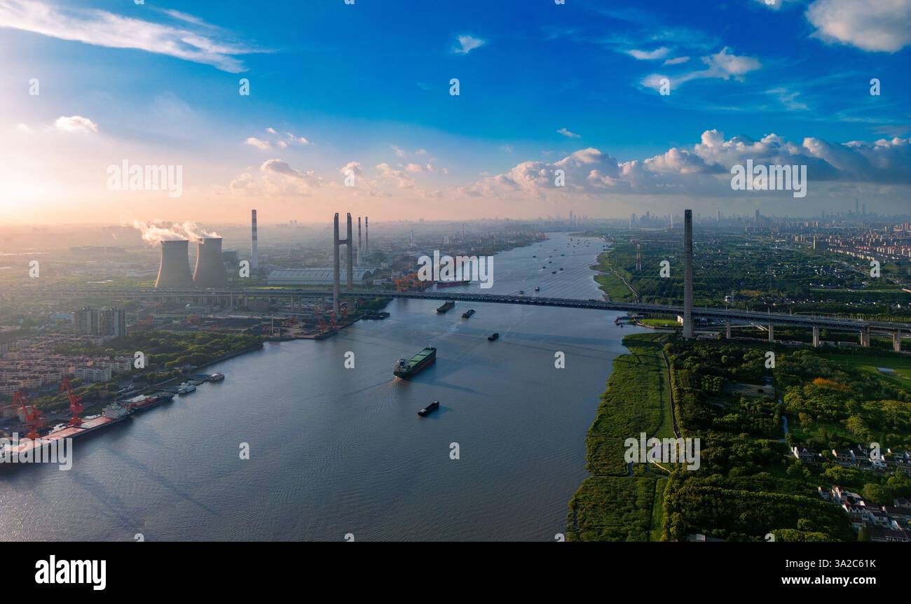 Vue aérienne du pont de Minpu, Shanghai, Chine Banque D'Images