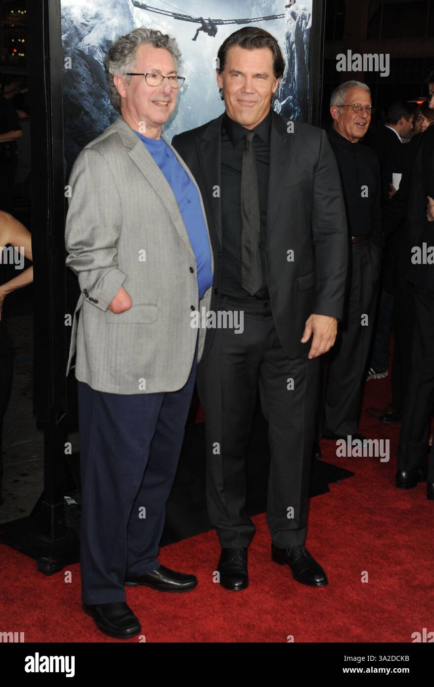 Beck Weathers et Josh Brolin arrivant à la première de 'Everest' au TCL Chinese 6 Theatre le 9 septembre 2015 à Hollywood, Californie. Banque D'Images