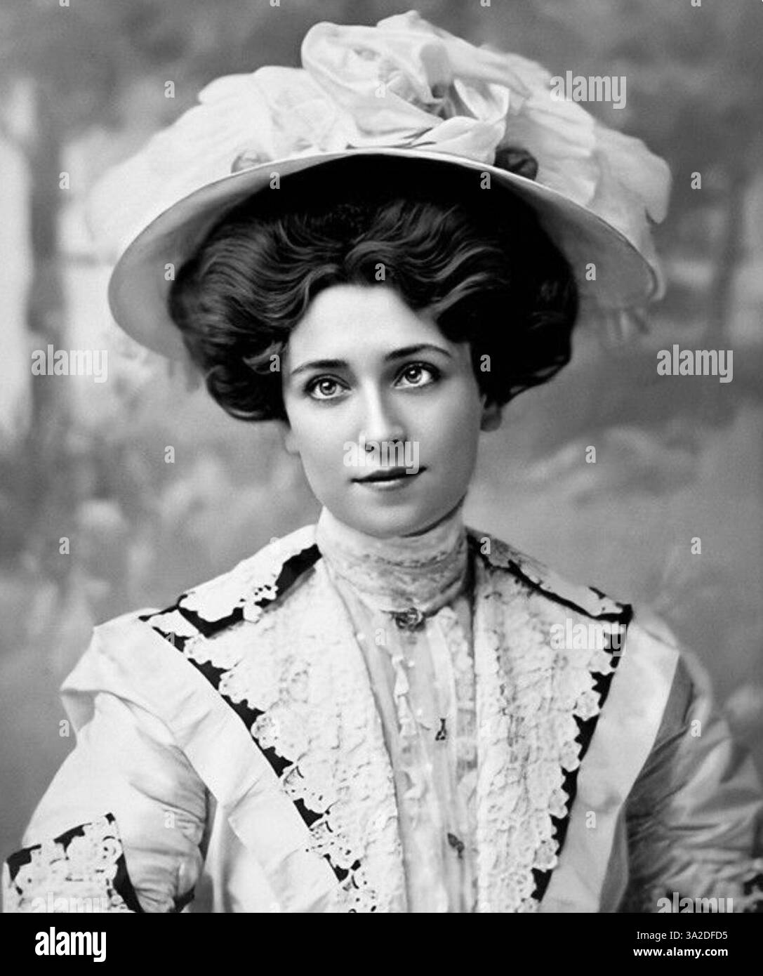 LUCY WESTON (1888- ?) Actrice de scène et chanteuse anglaise qui a travaillé plus tard en Amérique. Banque D'Images