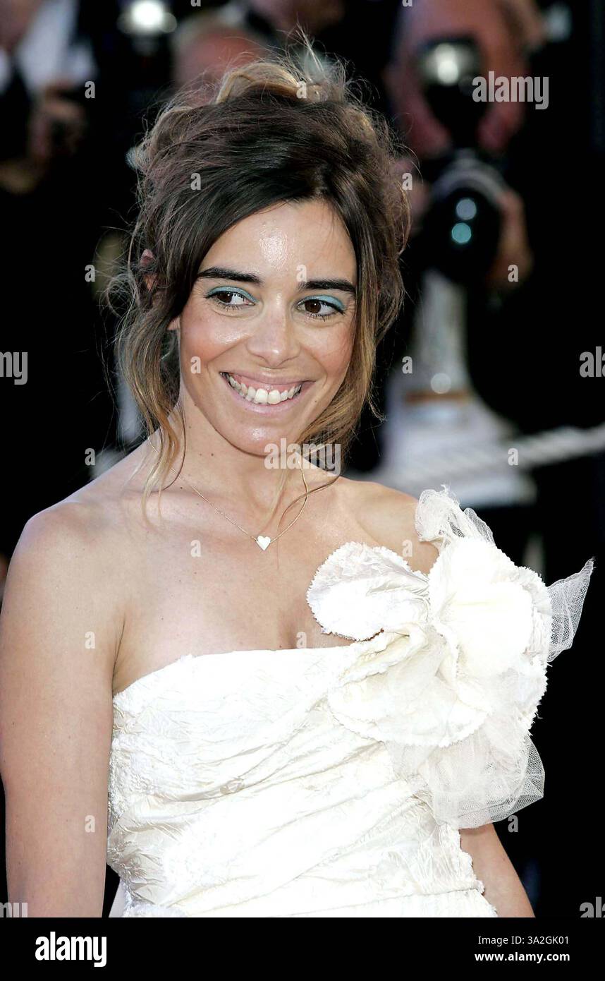 24 MAI 2006 - CANNES, FRANCE - K48056.©MARK CHILTON/ LINKUK.COM/ 001704.05-24-2006.ELODIE BOUCHEZ..''MARIE ANTOINETTE''-PREMIERE-ARRIVÉES-'59E FESTIVAL DE CANNES 2006'-PALAIS DE FESTIVAL, CANNES, FRANCE. (Crédit image : © Globe photos/ZUMAPRESS.com) Banque D'Images