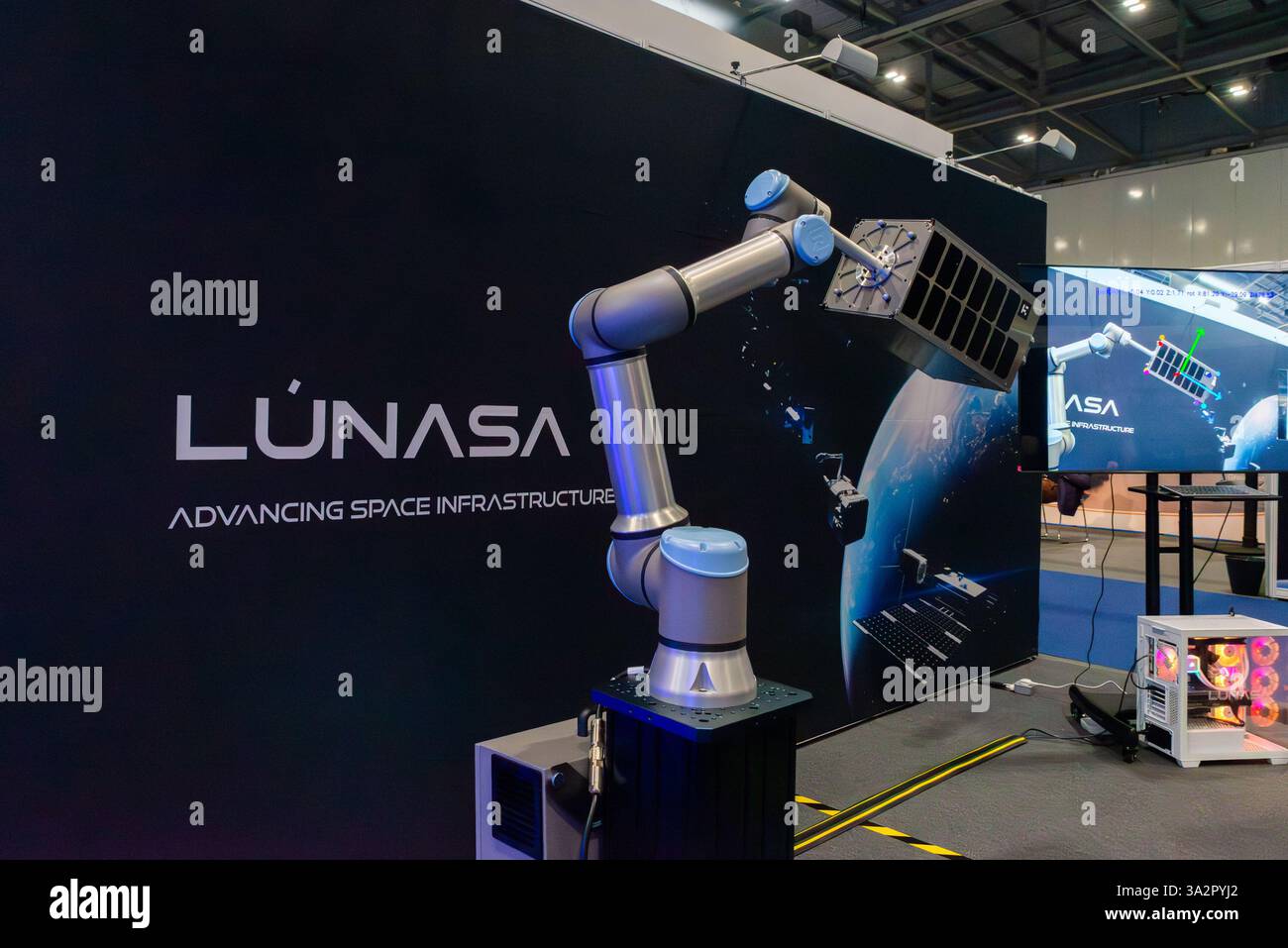 Lunasa Space Stand à Space-Comm Expo à Excel Londres, Royaume-Uni. Bras robotique Banque D'Images