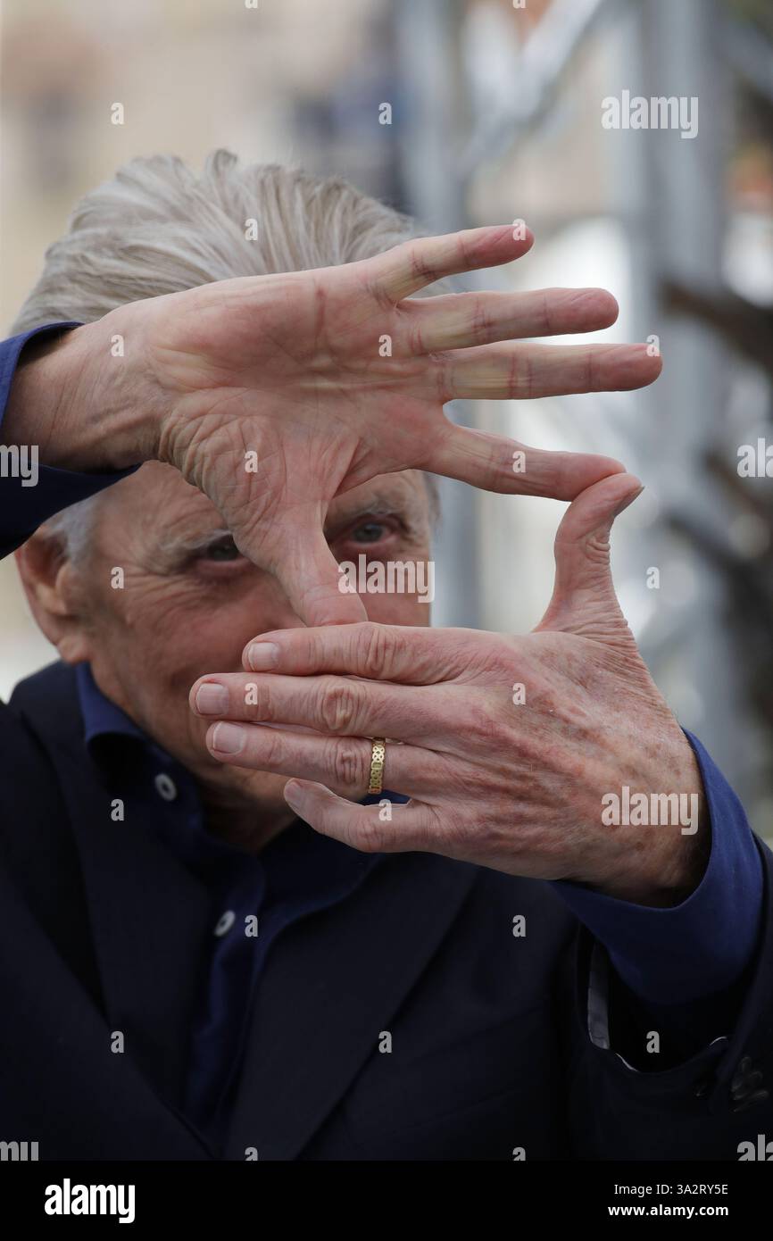 CANNES, FRANCE - 16 MAI : Michael Douglas assiste à une séance photo alors qu'il reçoit une Palme D'Or honoraire au 76e festival annuel du film de Cannes au Palais des Festivals le 16 mai 2023 à Cannes, France. CAP/GOL ©GOL/Capital Pictures Banque D'Images