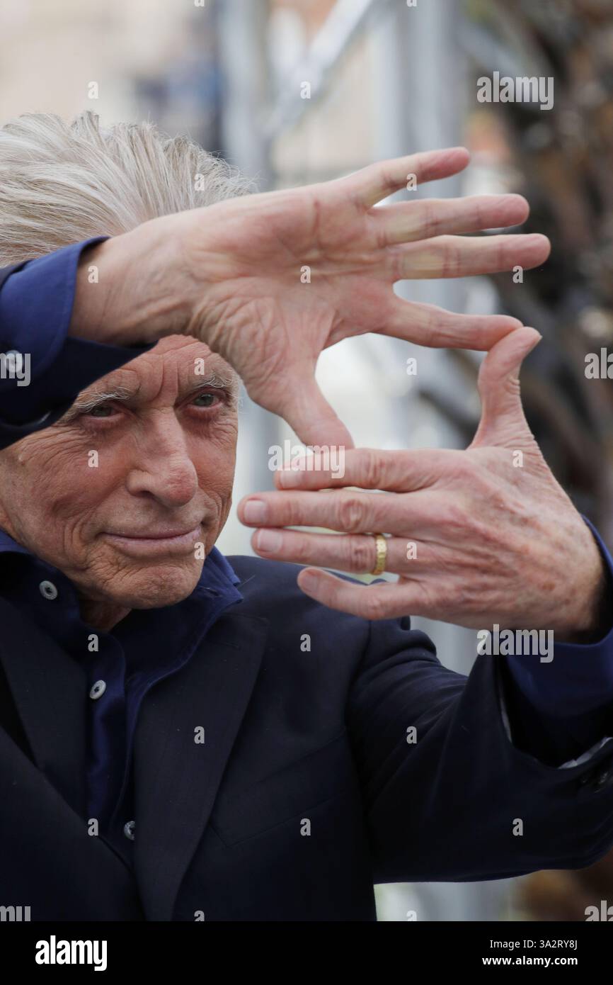 CANNES, FRANCE - 16 MAI : Michael Douglas assiste à une séance photo alors qu'il reçoit une Palme D'Or honoraire au 76e festival annuel du film de Cannes au Palais des Festivals le 16 mai 2023 à Cannes, France. CAP/GOL ©GOL/Capital Pictures Banque D'Images