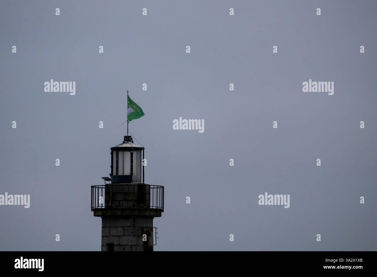 tour de phare dans le brouillard Banque D'Images