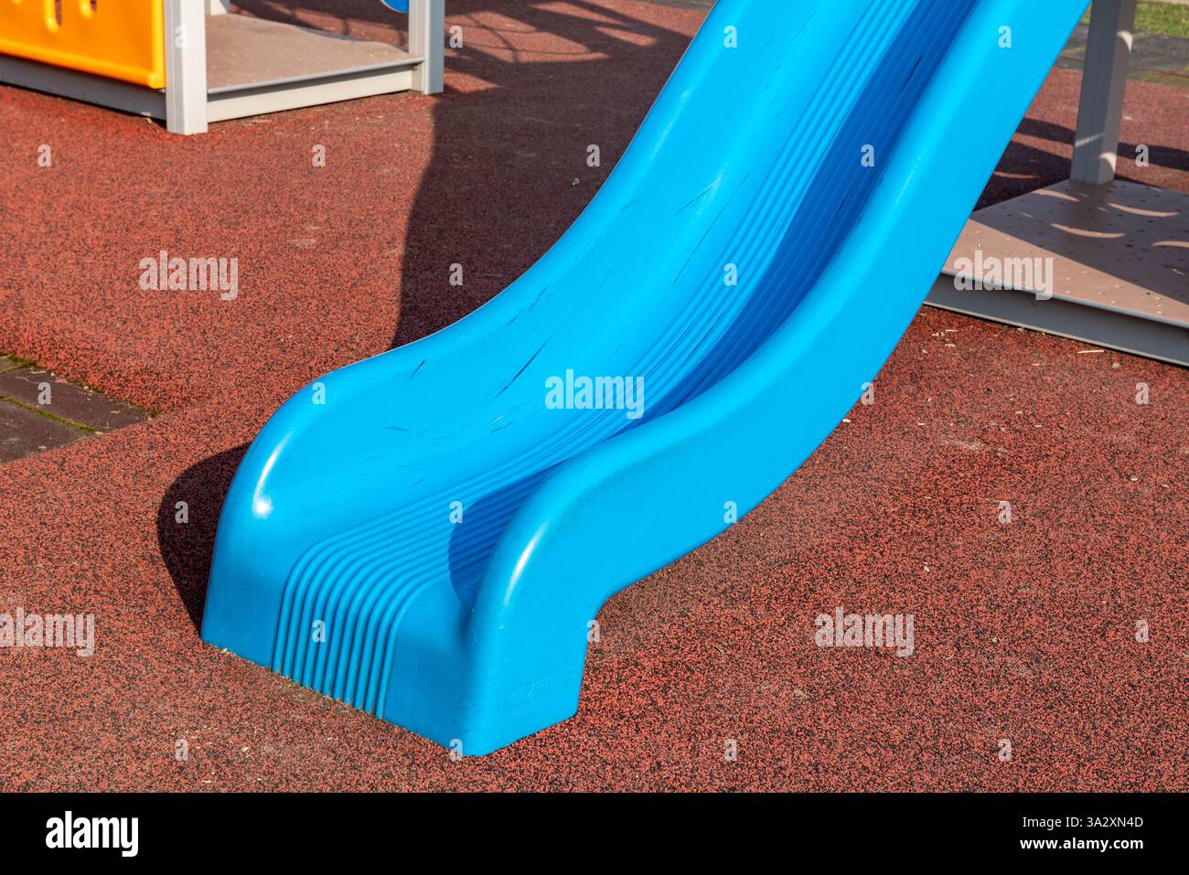 aire de jeux pour enfants, le jeu est une structure colorée, amusante et interactive qui stimule la créativité et l'activité physique. espace idéal pour sociali Banque D'Images