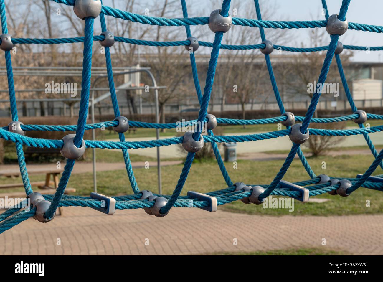 holzhof aire de jeux pour enfants, la structure colorée, amusante et interactive qui stimule la créativité et l'activité physique. espace idéal pour socializi Banque D'Images
