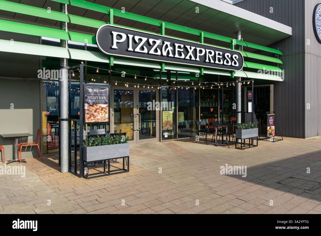 Extérieur de la Pizza Express restaurant à Rushden Lacs Centre commercial ; Northamptonshire, Angleterre Banque D'Images