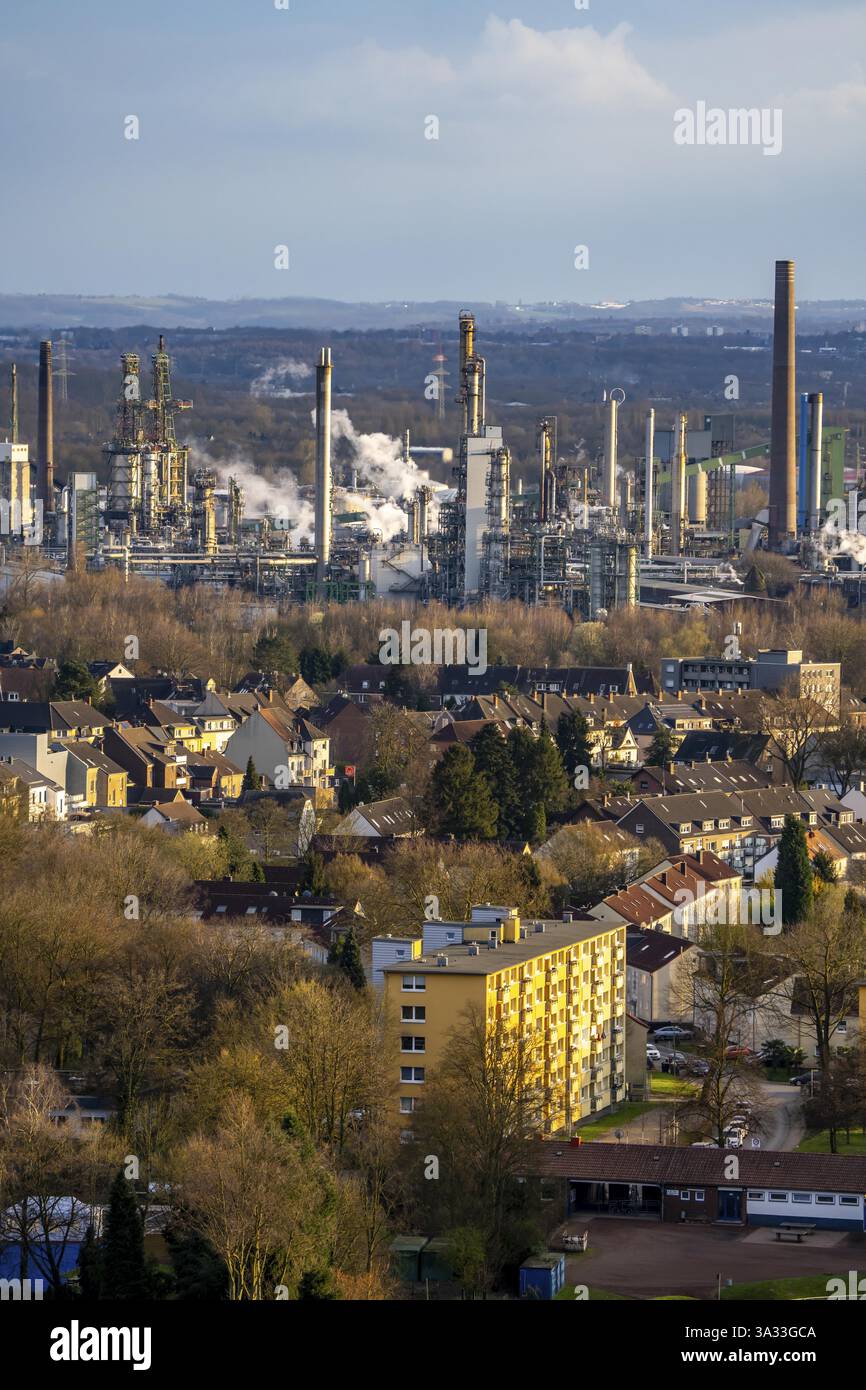 Ruhr Oel GmbH, raffinerie BP Gelsenkirchen, à Ge-Horst, production de produits à partir d'huile minérale, essence, diesel, paraffine, vue sur le quartier Beckh Banque D'Images