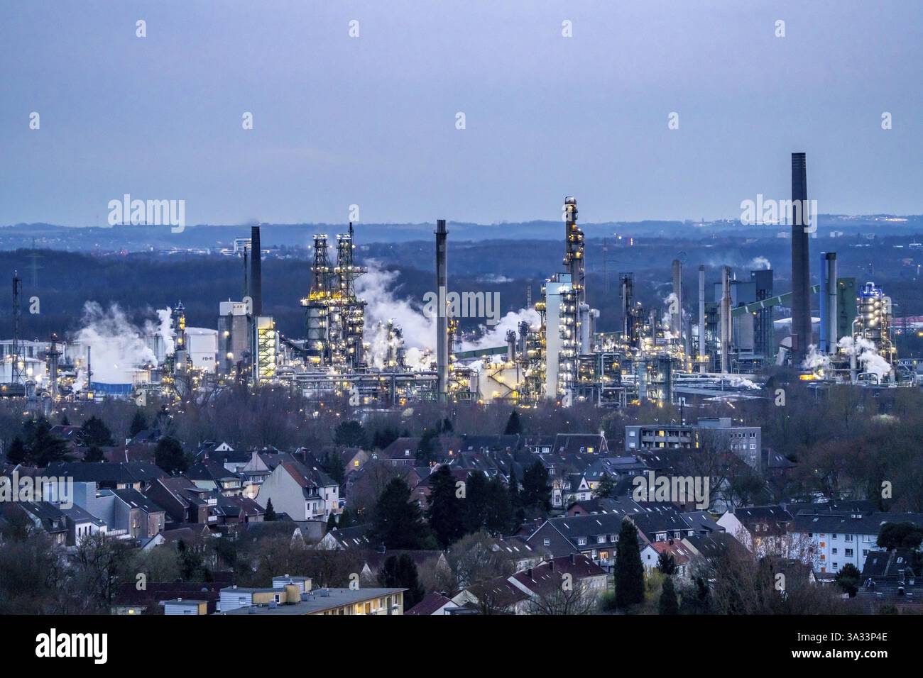 Ruhr Oel GmbH, raffinerie BP Gelsenkirchen, à Ge-Horst, production de produits à partir d'huile minérale, essence, diesel, paraffine, vue sur le quartier Beckh Banque D'Images