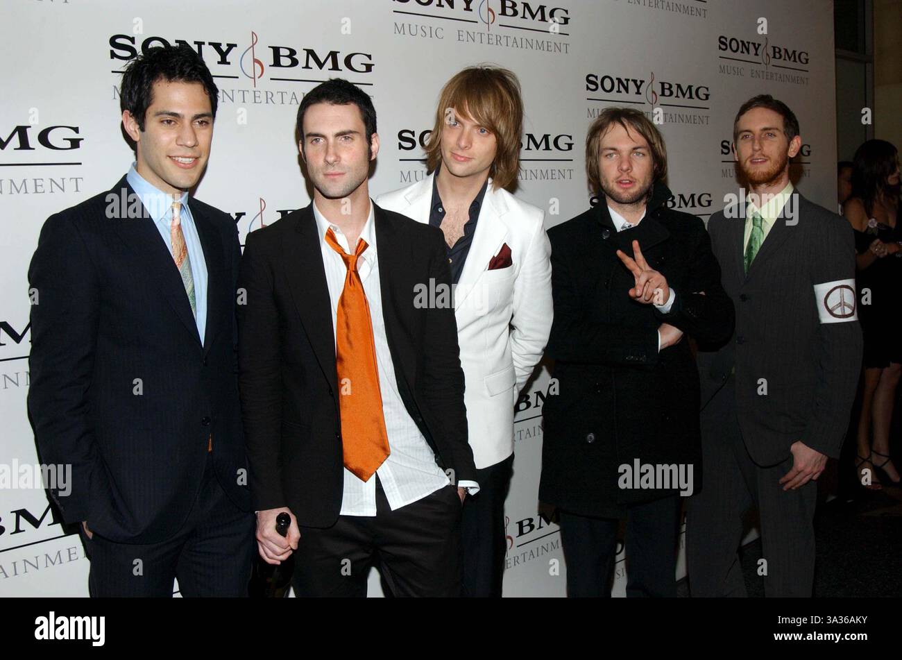 13 FÉVRIER 2005 - HOLLYWOOD, CALIFORNIE - K41293FB.SONY BMG MUSIC ENTERTAINMENT GRAMMY PARTY 2005,.AT THE HOLLYWOOD ROOSEVELT HOTEL HOLLYWOOD, CA..02-13-2005. FITZROY BARRETT/ 2005.MAROON 5(crédit image : © Globe photos/ZUMAPRESS.com) Banque D'Images
