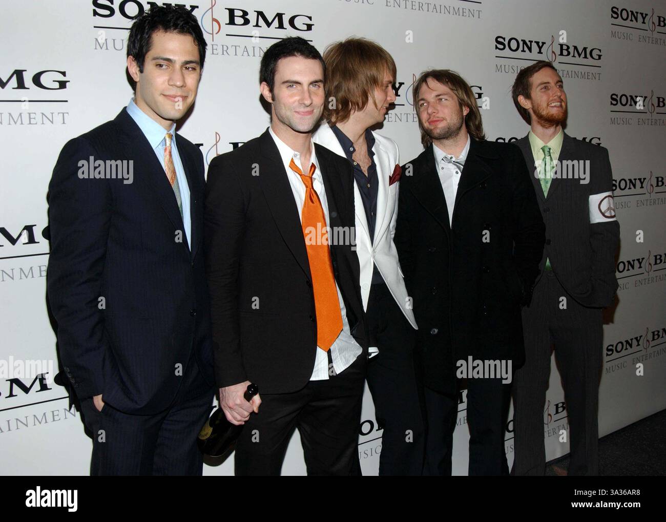 13 FÉVRIER 2005 - HOLLYWOOD, CALIFORNIE - K41293FB.SONY BMG MUSIC ENTERTAINMENT GRAMMY PARTY 2005,.AT THE HOLLYWOOD ROOSEVELT HOTEL HOLLYWOOD, CA..02-13-2005. FITZROY BARRETT/ 2005.MAROON 5(crédit image : © Globe photos/ZUMAPRESS.com) Banque D'Images
