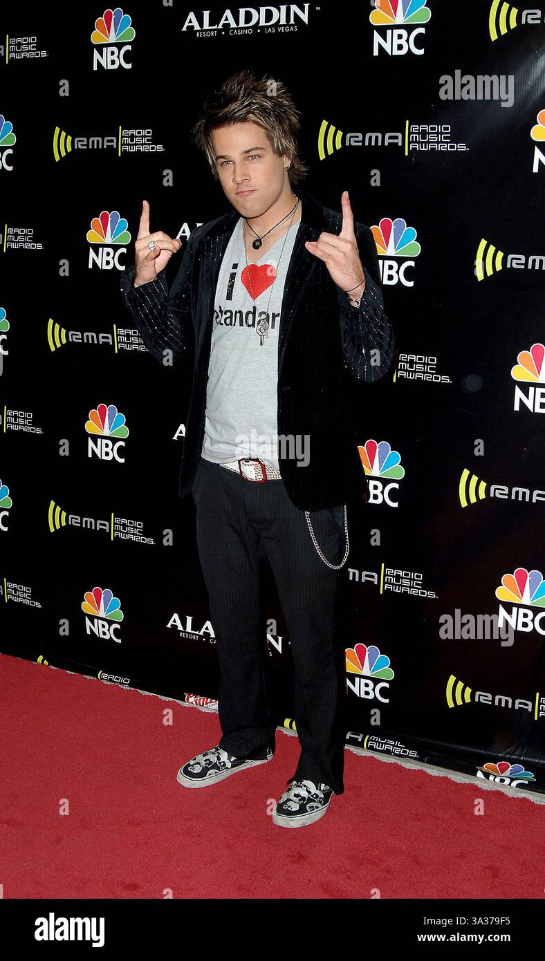 19 déc., 2005 - Las Vegas, Nevada, USA - K46073FB.2005 RADIO MUSIC AWARD LES ARRIVÉES À L'ALADDIN.HOTEL AND CASINO LAS VEGAS, NEVADA..12/19/2005. BARRETT FITZROY / 2005.RYAN CABRERA(Image Crédit : © Globe Photos/ZUMAPRESS.com) Banque D'Images