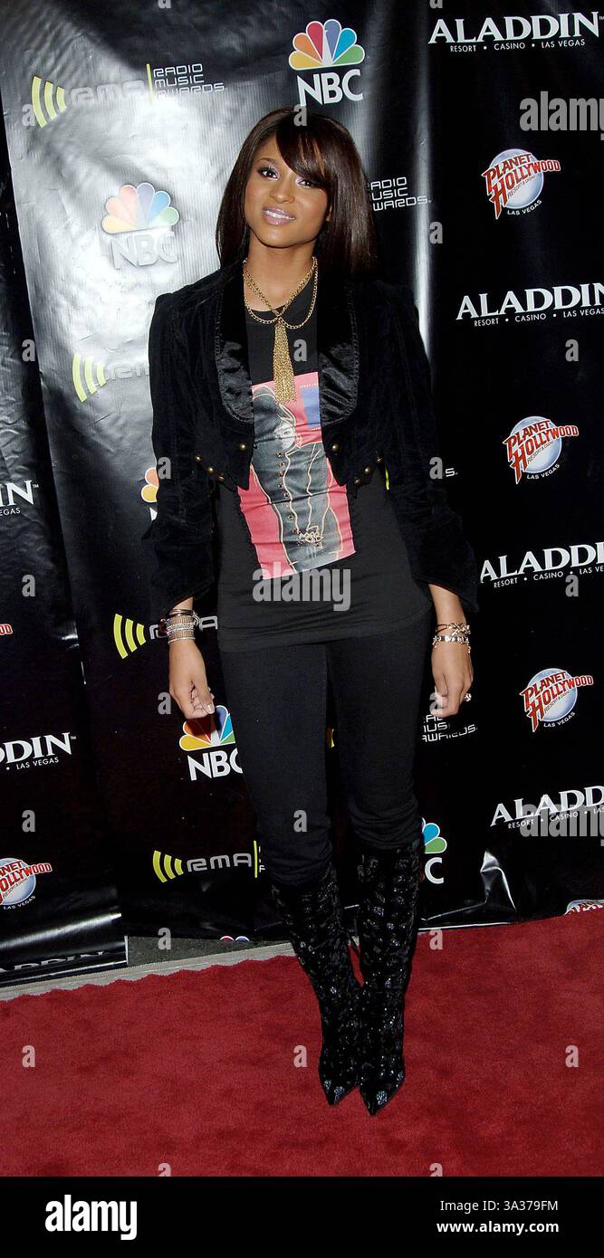 19 déc., 2005 - Las Vegas, Nevada, USA - K46073FB.2005 RADIO MUSIC AWARD LES ARRIVÉES À L'ALADDIN.HOTEL AND CASINO LAS VEGAS, NEVADA..12/19/2005. BARRETT FITZROY / 2005.CIARA(Image : © Crédit Photos Globe/ZUMAPRESS.com) Banque D'Images