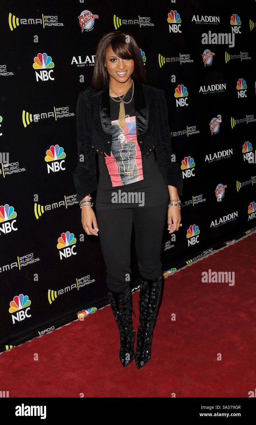 19 déc., 2005 - Las Vegas, Nevada, USA - K46073FB.2005 RADIO MUSIC AWARD LES ARRIVÉES À L'ALADDIN.HOTEL AND CASINO LAS VEGAS, NEVADA..12/19/2005. BARRETT FITZROY / 2005.CIARA(Image : © Crédit Photos Globe/ZUMAPRESS.com) Banque D'Images