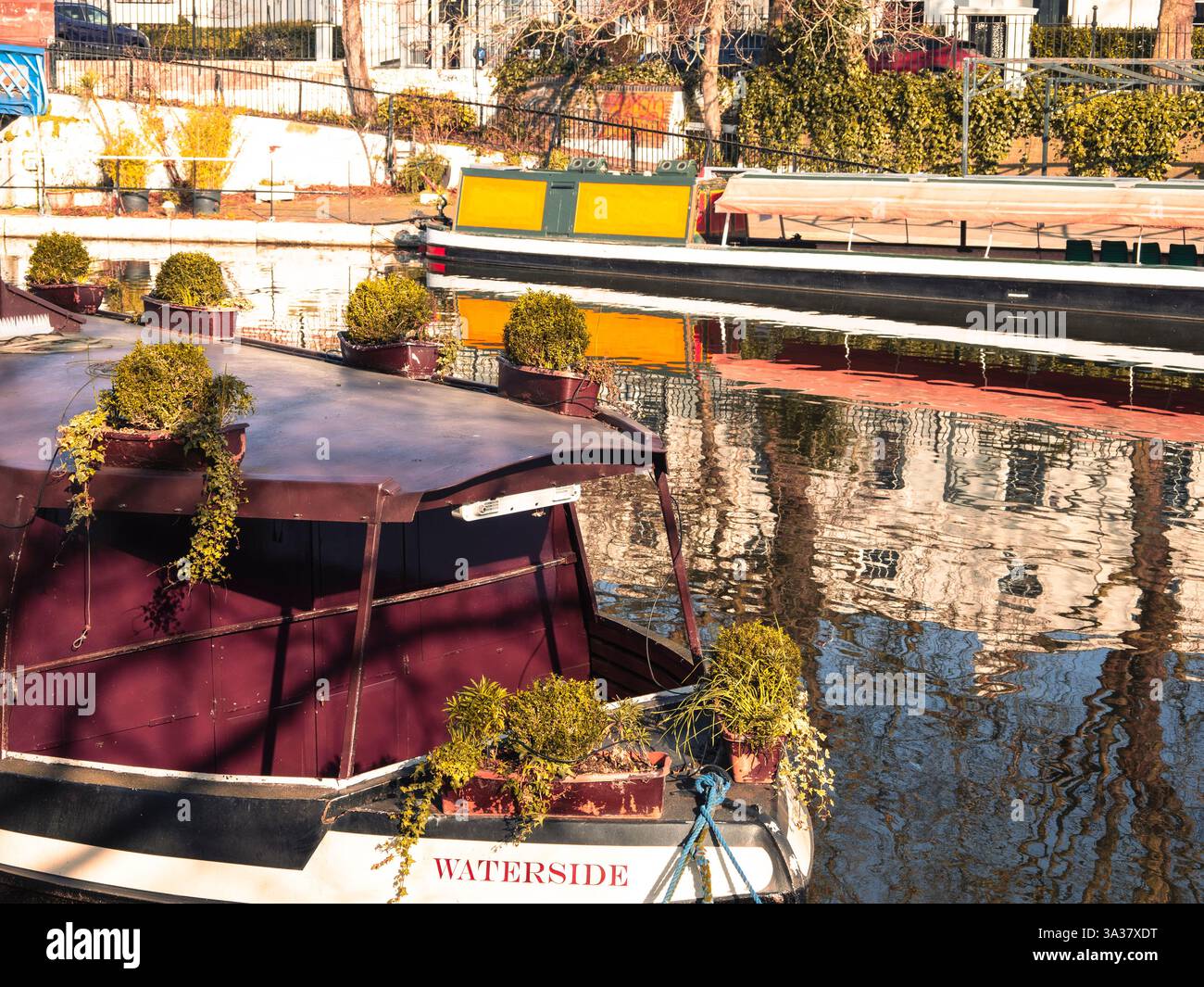 Bateau étroit, petite Venise, canal, Paddington, Londres, Angleterre, Royaume-Uni, GB. Banque D'Images