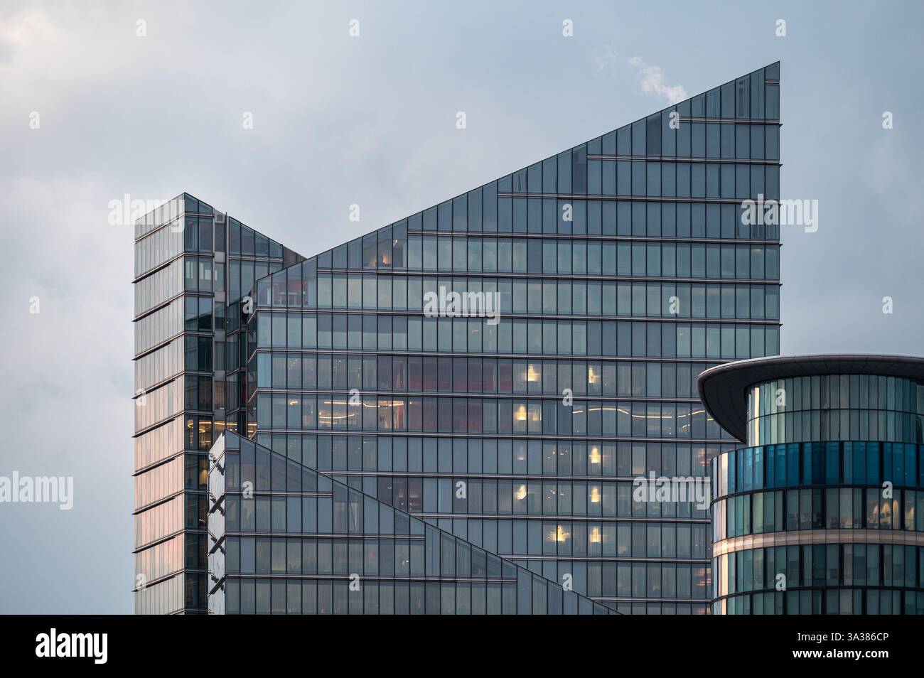 Détail de la tour bancaire Belfius, Saint Josse, Bruxelles, Belgique, jeudi 13 mars 2025 Banque D'Images