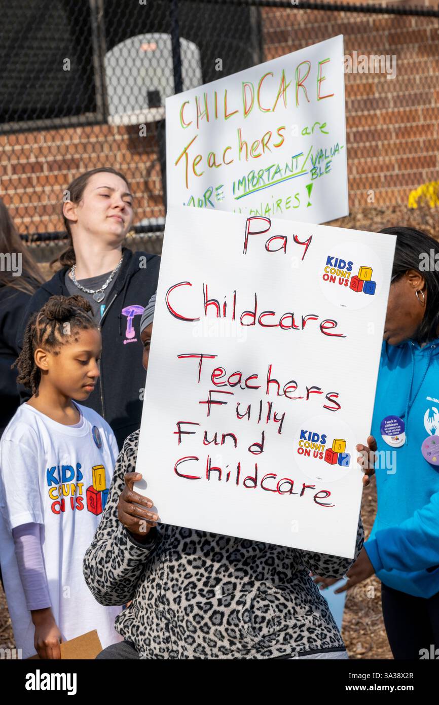 Paul, Minnesota. 3 mars 2025. Une journée sans rassemblement de garde d'enfants. Les organisateurs font pression pour rendre les services de garde plus abordables et ils espèrent obtenir plus de public Banque D'Images
