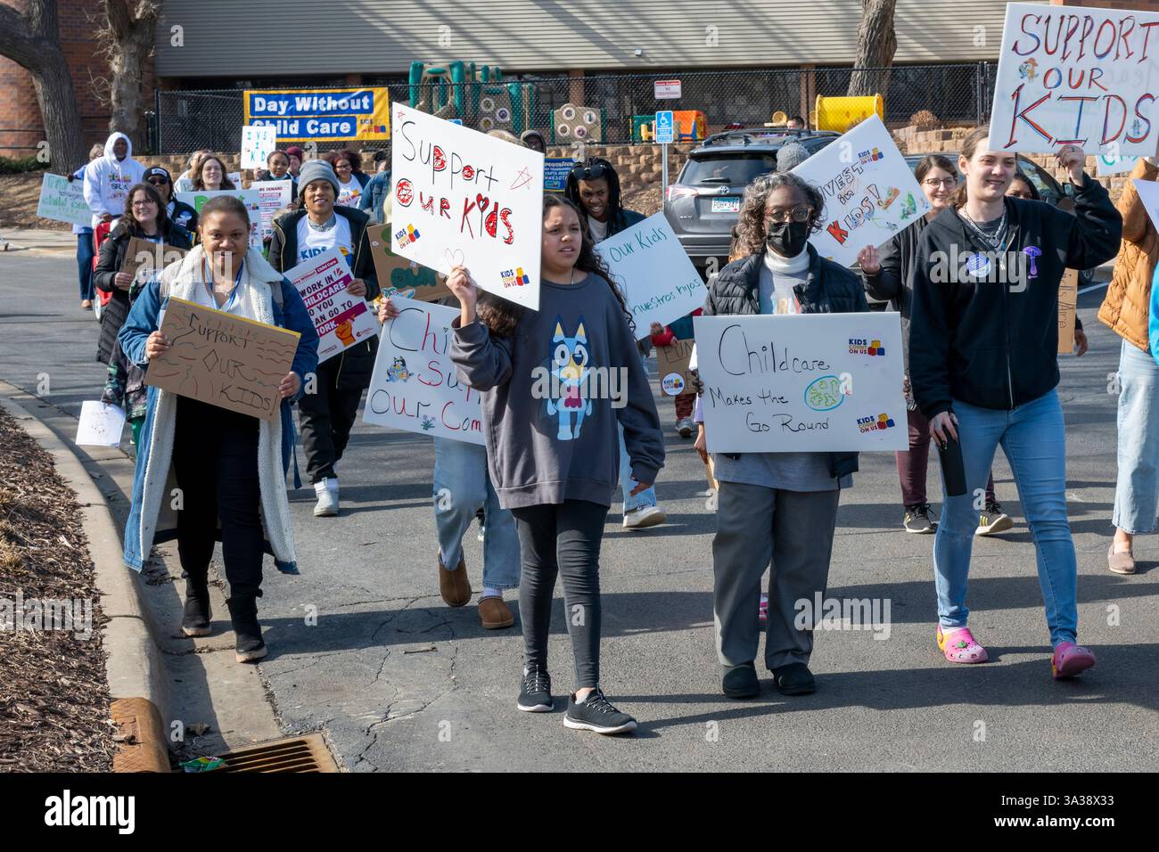 Paul, Minnesota. 3 mars 2025. Une journée sans rassemblement de garde d'enfants. Les organisateurs font pression pour rendre les services de garde plus abordables et ils espèrent obtenir plus de public Banque D'Images