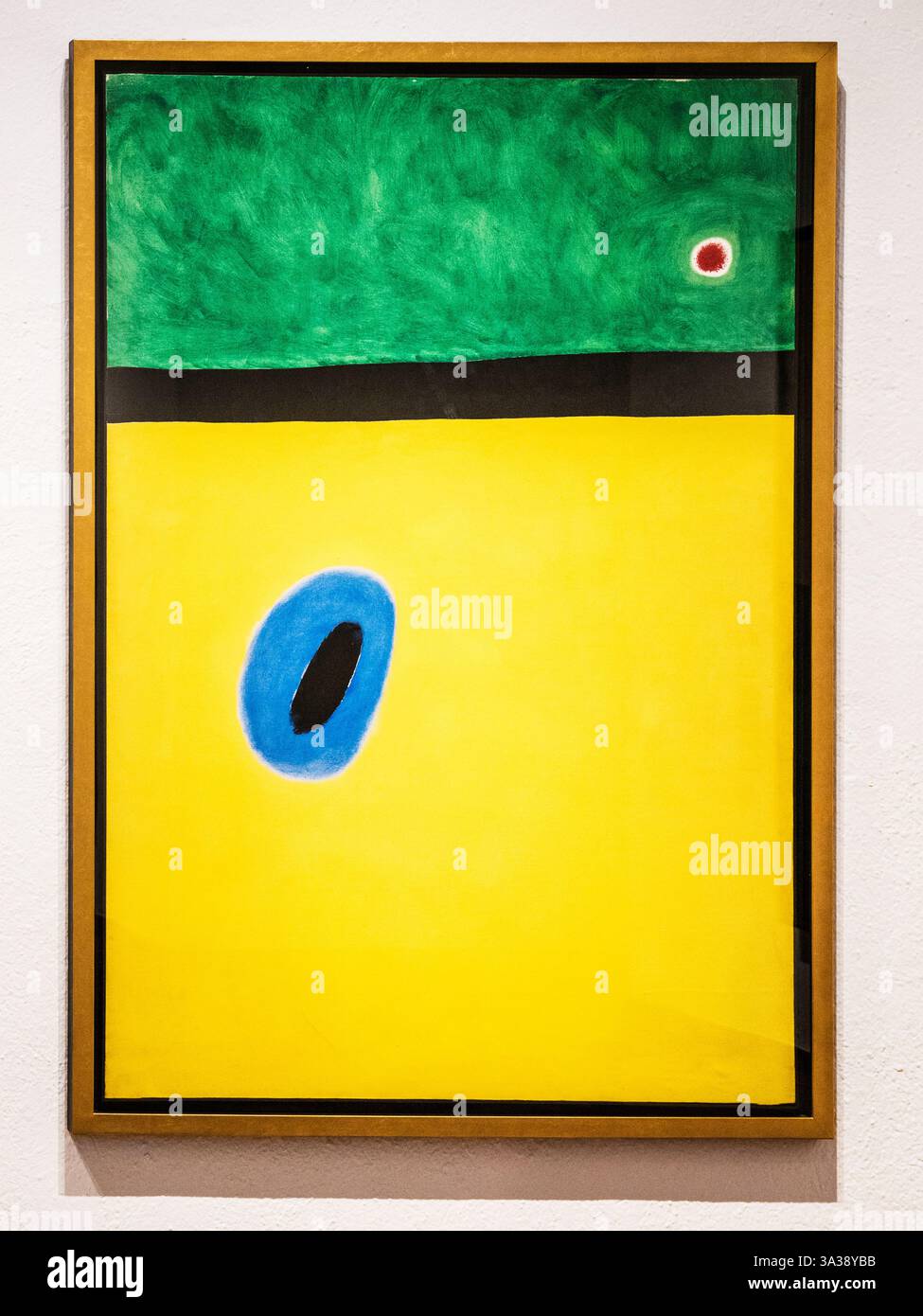 « L'aile des Lark, encerclée de bleu doré, rejoint le cœur du coquelicot dormant sur une prairie criblée de diamants » de Joan Miró, dans le Fundació Joan Banque D'Images