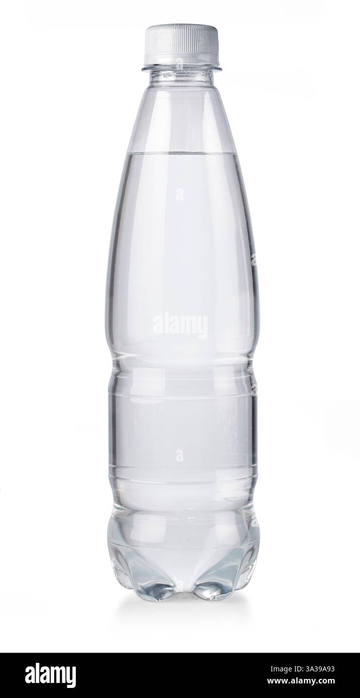 Photo studio d'une bouteille d'eau rafraîchissante contenant de l'eau potable pure Banque D'Images