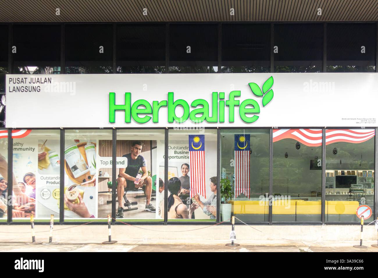 Kuala Lumpur, Malaisie, vitrine pour Herbalife, une société mondiale de marketing multi-niveaux qui vend des compléments alimentaires, gestion du poids, Banque D'Images
