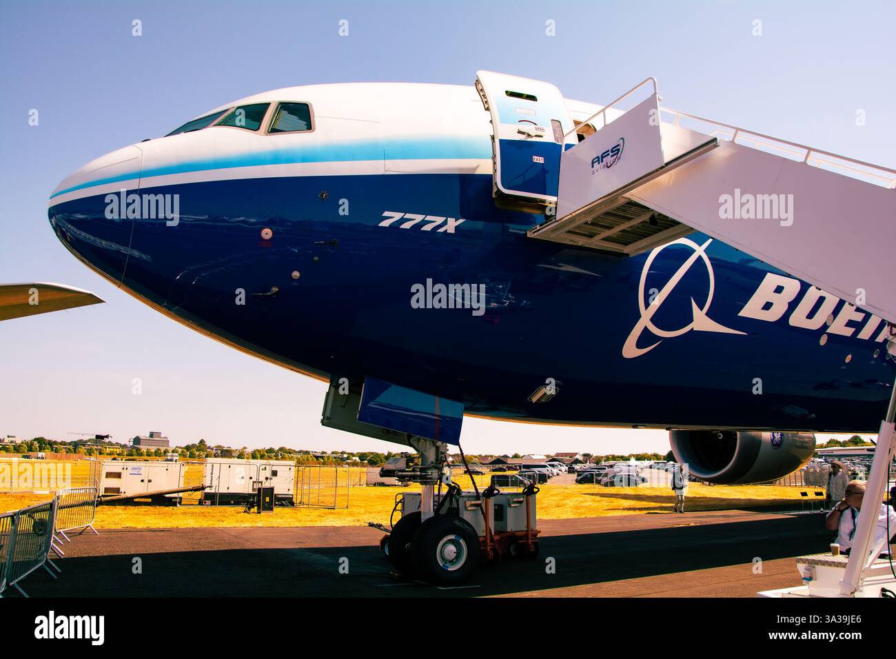 Le Boeing 777X (également connu sous le nom de Boeing 777-9) est un nouvel avion de ligne large de Boeing. C'est l'avion d'essai qui a été exposé à Farnborough. Banque D'Images