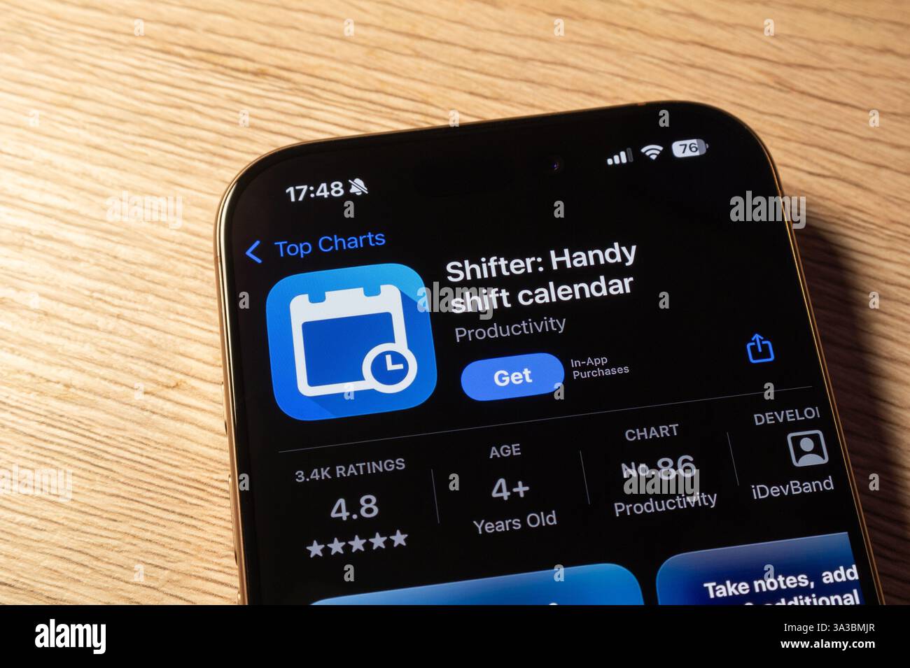 OSTRAVA, TCHÉQUIE - 27 JANVIER 2025 : Apple App Store avec l'application mobile Shifter pour les travailleurs postés à installer Banque D'Images