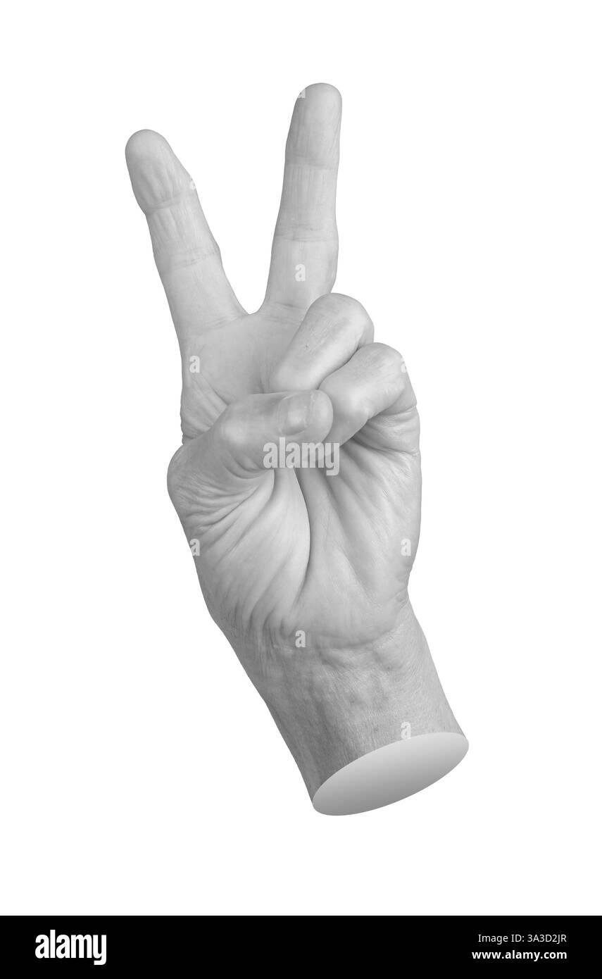 Geste de la main montrant un signe de victoire ou de paix. Doigts froissés, âgés faisant le symbole V, exprimant le succès et l'accord. Retraité senior en monochrome p Banque D'Images