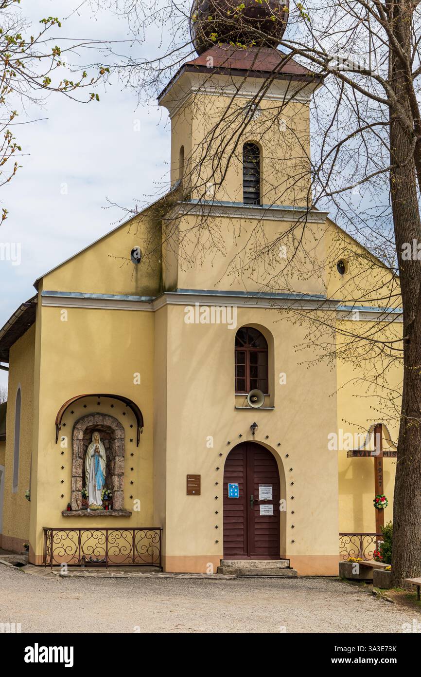 Église construite en 1875 à Vlkolínec, site classé au patrimoine de l'UNESCO Banque D'Images