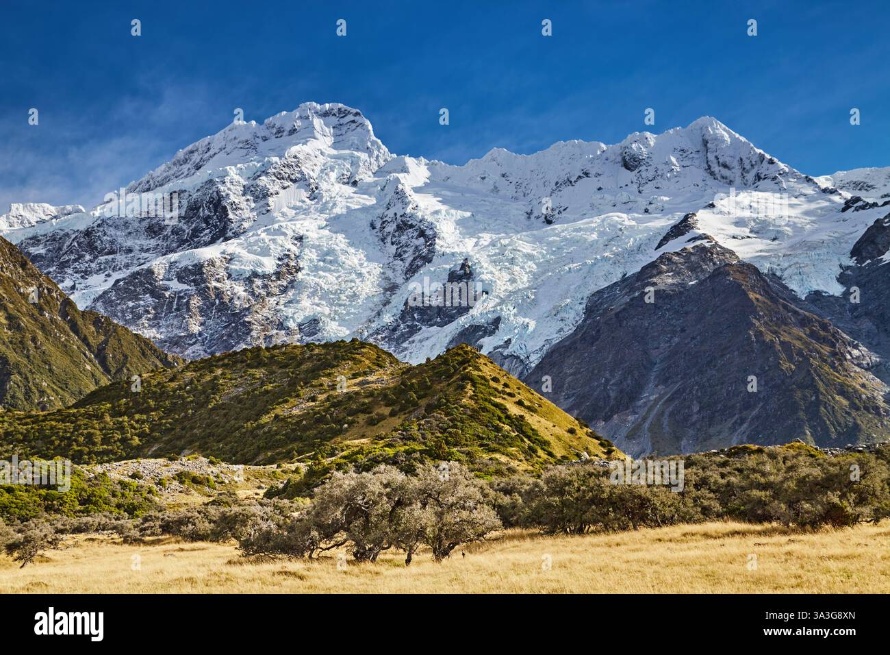 Hooker Valley sous le mont Sefton la partie des Alpes du Sud dans le parc national du mont Cook, Île du Sud, Nouvelle-Zélande Banque D'Images