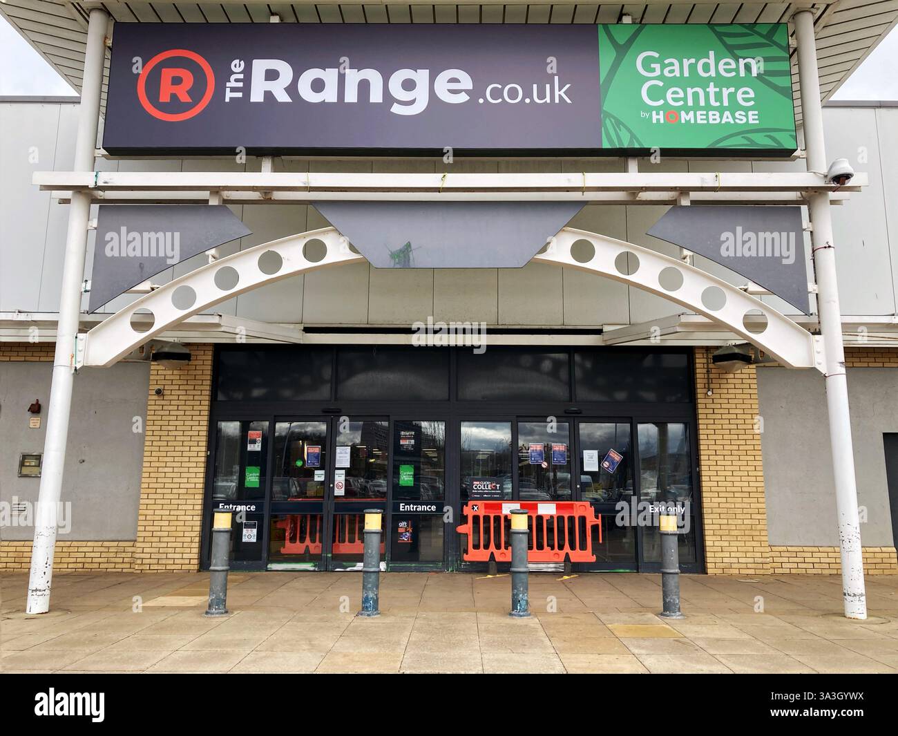 Le magasin Range du Craigleith Retail Park remplace le magasin Homebase récemment fermé sur ce site, ouvert le 21 mars à Édimbourg, en Écosse - Image de stock capturée avec un smartphone