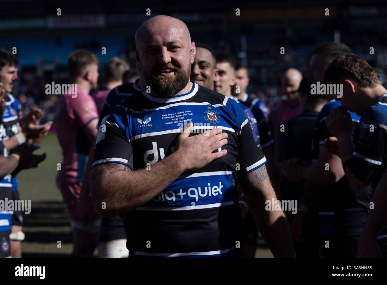 Exeter, Devon, Royaume-Uni. 16 mars 2025. Tom Dunn de Bath Rugby tous les sourires après avoir remporté la Premiership Cup avec Bath Exeter Chiefs v Bath Rugby semi final premier Cup Sandy Park Exeter Sunday16,mars,2025Sandy Park,Copyright Martin Edwards tous droits réservés. Image protégée par les lois internationales sur les droits d'auteur crédit : Martin Edwards/Alamy Live News Banque D'Images