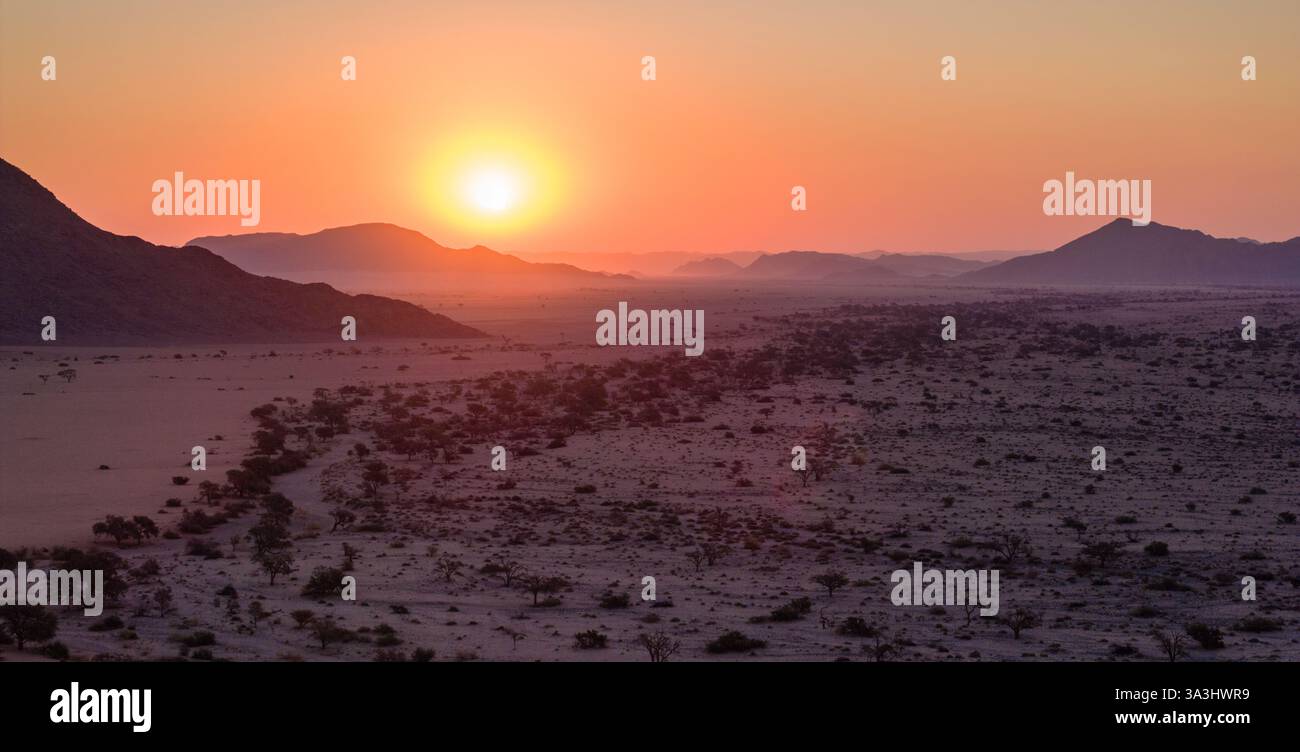 Vue aérienne du magnifique paysage du désert africain, Namib, Namibie Banque D'Images