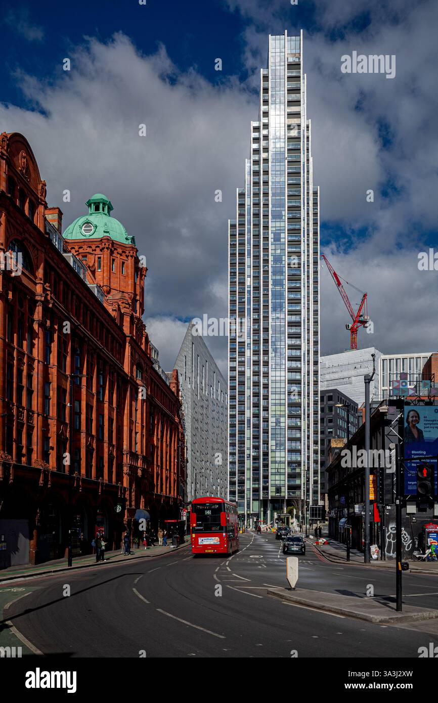 City Rd East London Royaume-Uni. East London Tech City. City Road London en direction du rond-point Old Street vers le quartier East London Tech City. Banque D'Images