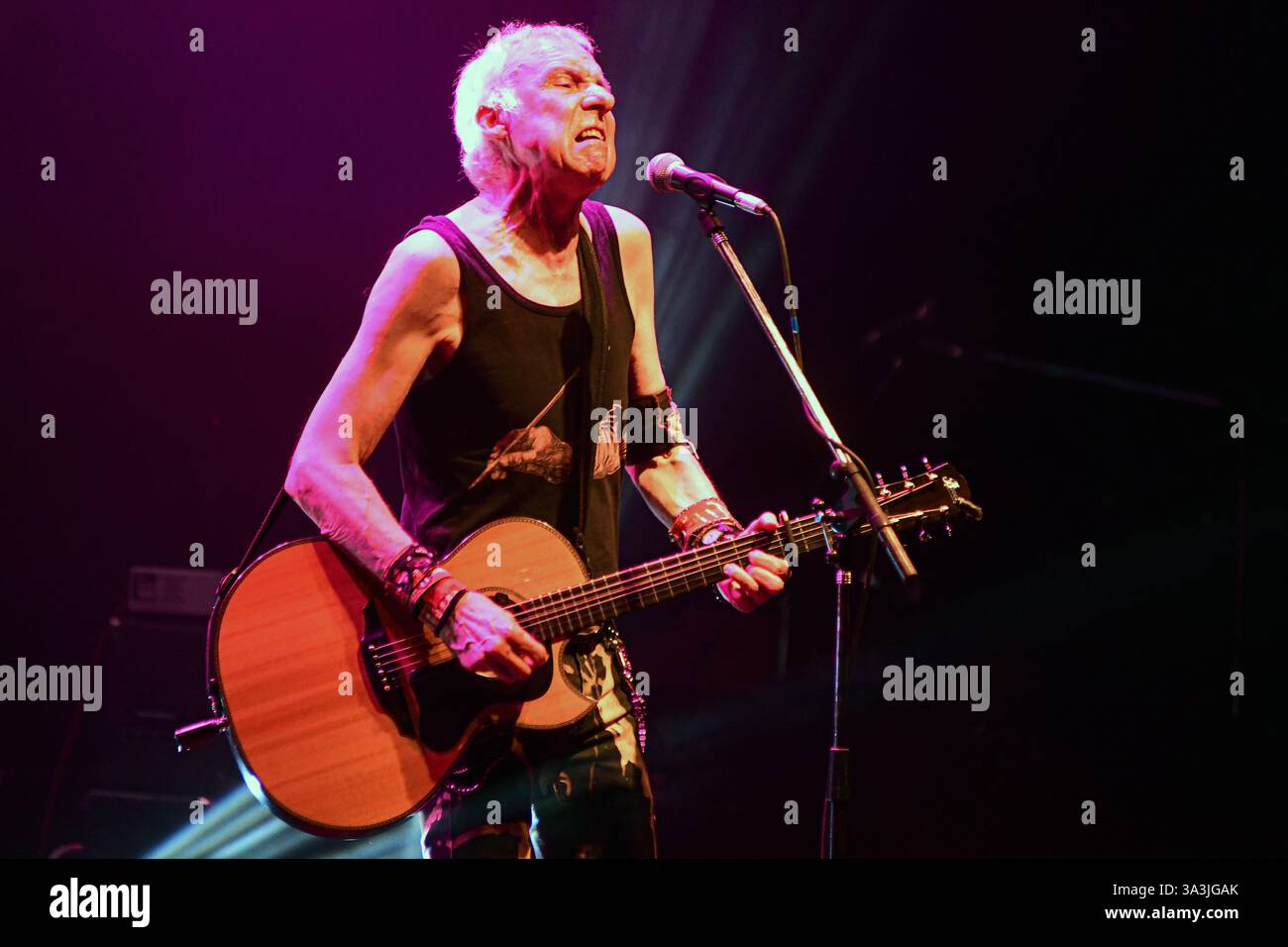 Buenos Aires (15 mars 2025). Timothy 'TV' Smith jouant en direct au Teatro Flores, Buenos Aires, Argentine crédit : Mariano Garcia/Alamy Live News Banque D'Images