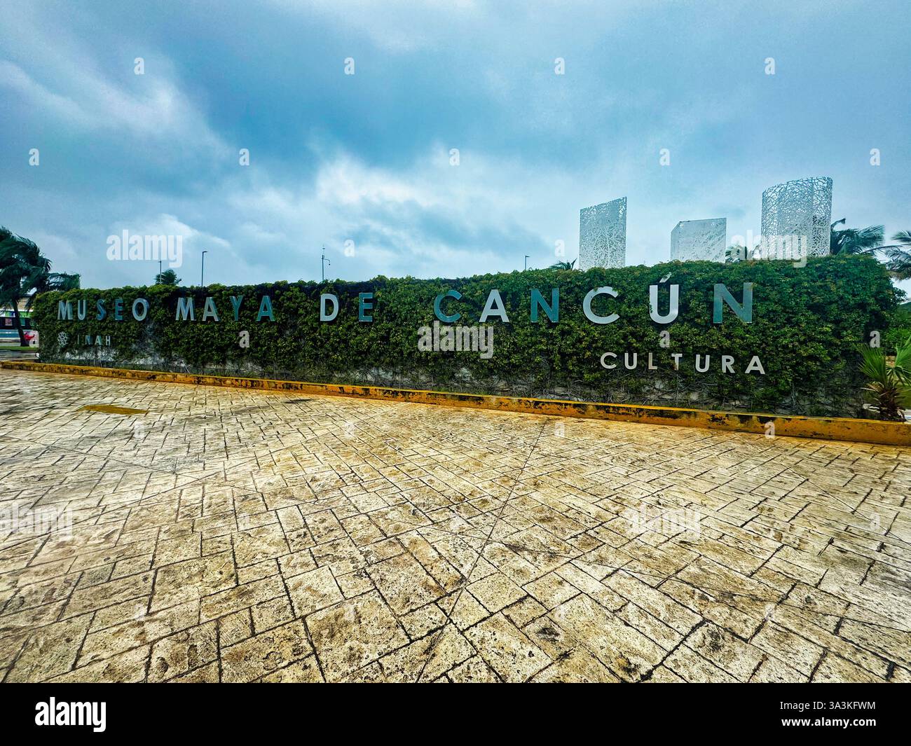 Panneau d'entrée au Museo Maya de Cancun, ou Musée Maya de Cancun sur le Kukulcan Boulevard, Hotel zone, Cancun, Mexique Banque D'Images