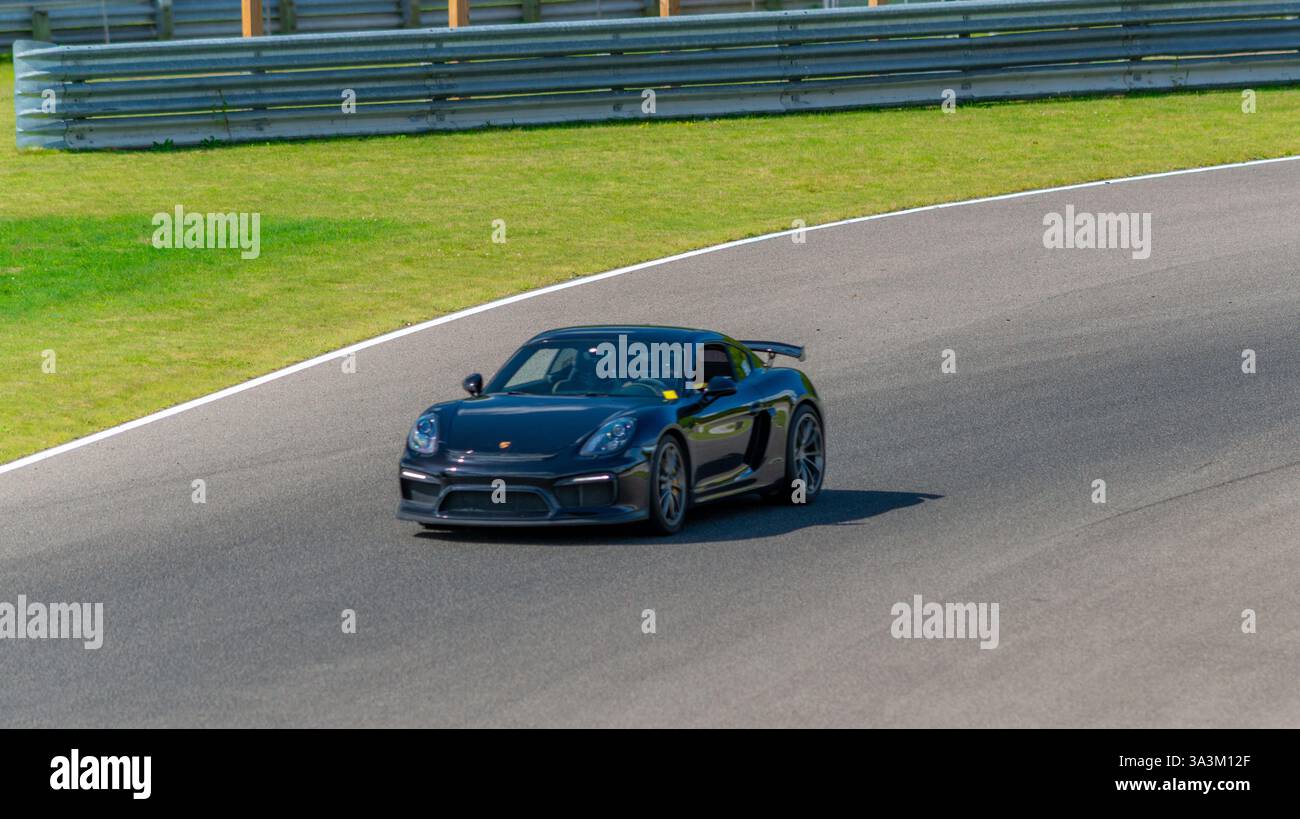 Porsche week-end au circuit Mont-Tremblant, Québec, Montréal, commandité par Aston Martin Montréal. Banque D'Images