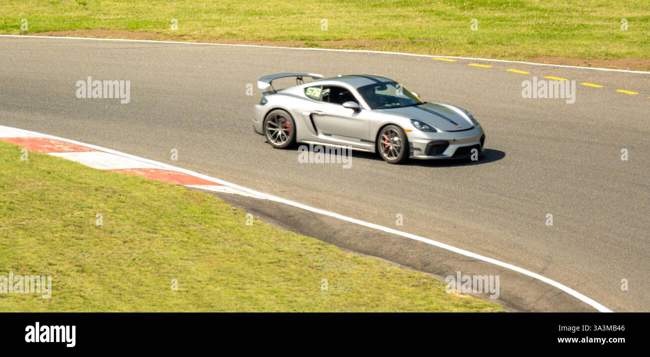 Porsche week-end au circuit Mont-Tremblant, Québec, Montréal, commandité par Aston Martin Montréal. Banque D'Images