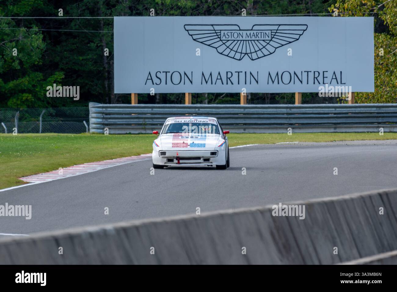 Porsche week-end au circuit Mont-Tremblant, Québec, Montréal, commandité par Aston Martin Montréal. Banque D'Images