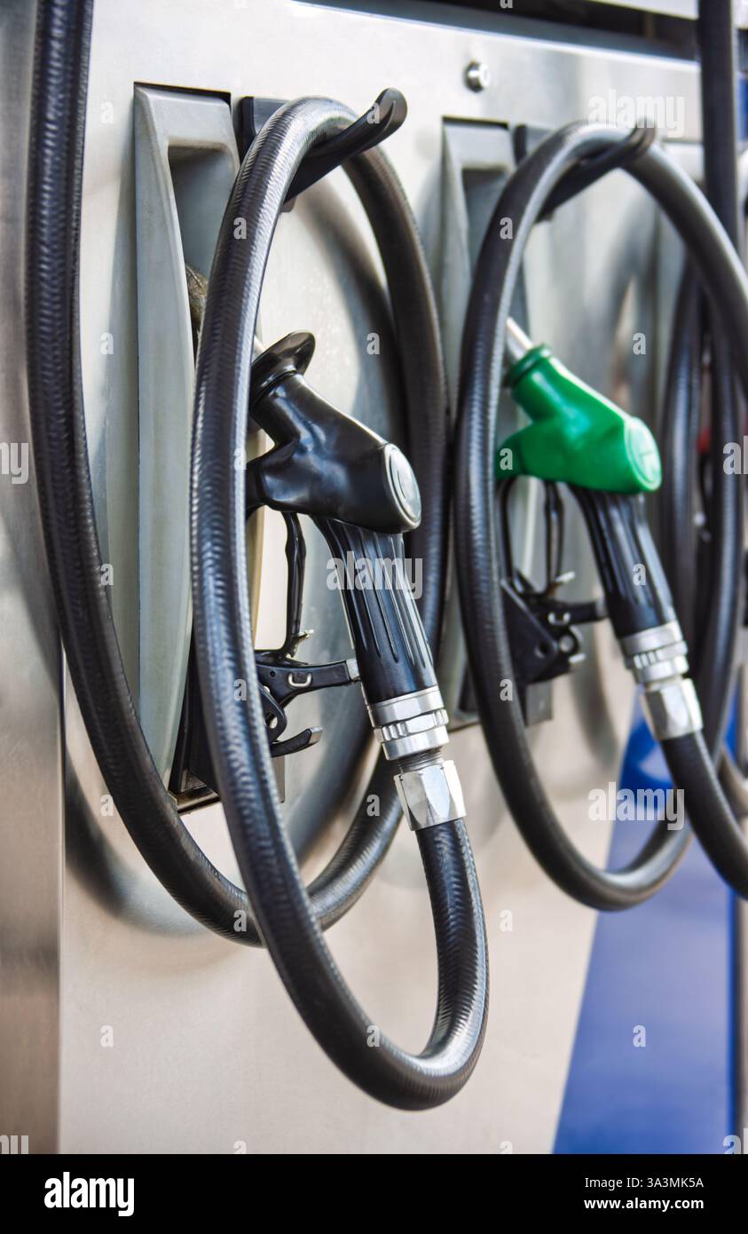 pompes à essence à la station-service, gazole, carburant sans plomb Banque D'Images