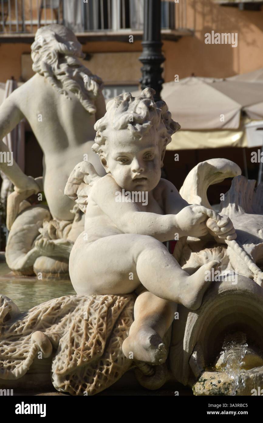Piazza Navona est un symbole de la Rome baroque, avec la fontaine des quatre Rivières du Bernin, les fontaines de Neptune et des Maures, et l'église de Borromini Banque D'Images