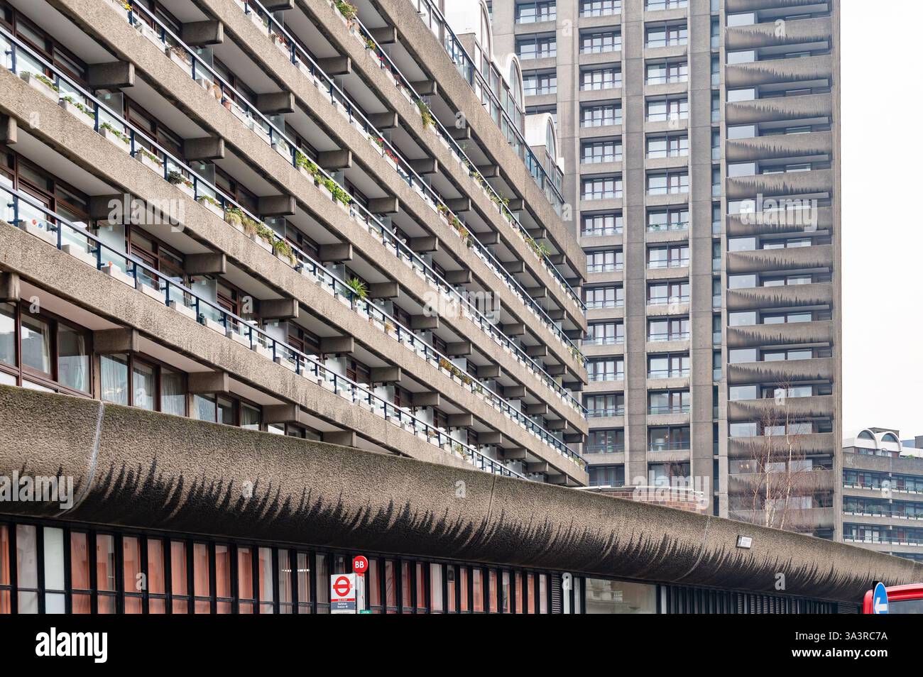 Architecture brutaliste du domaine Barbican, City of London, Londres, Royaume-Uni Banque D'Images