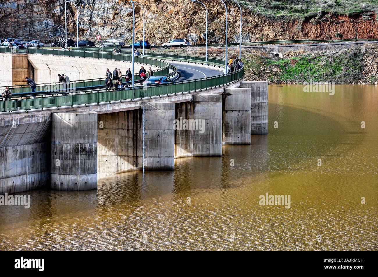 Le réservoir New Montoro lorsqu'il a été rempli pour la première fois en 2009-2010, un joyau pittoresque et une bouée de sauvetage en abondance Banque D'Images