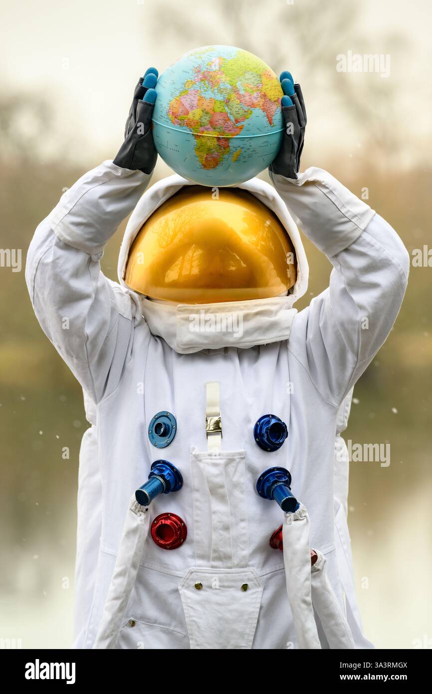 Edinburgh Science Festival revient du 5 au 20 avril avec un programme à la fois terre à terre et hors de ce monde. Le thème de 2025 « Spaceship Eart Banque D'Images