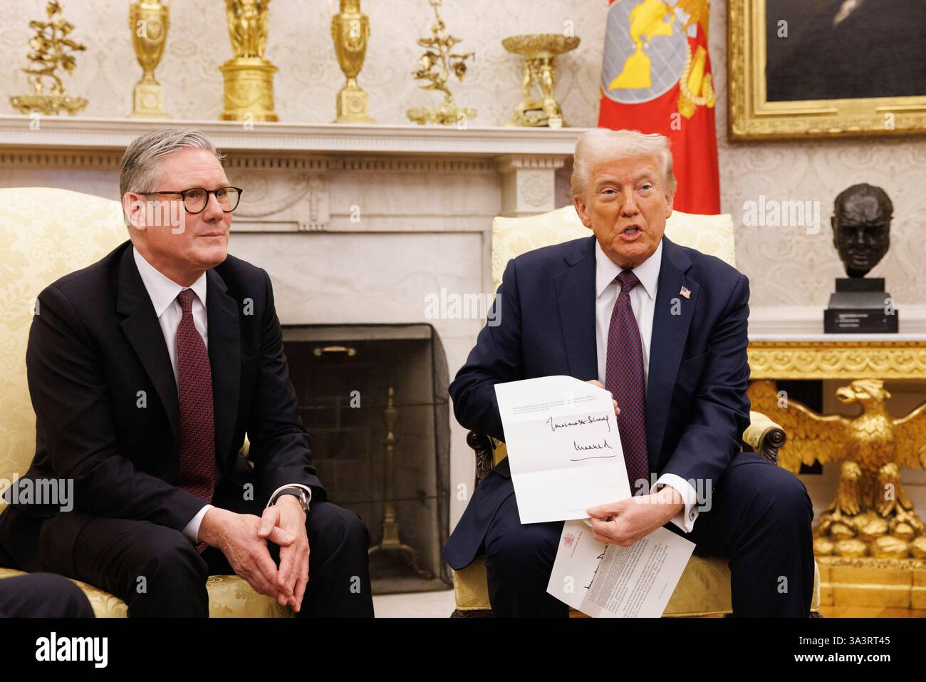 WASHINGTON DC, États-Unis - 27 février 2025 - le président américain Donald Trump et le premier ministre britannique Keir Starmer se rencontrent à la Maison Blanche, Washington DC, États-Unis le Banque D'Images